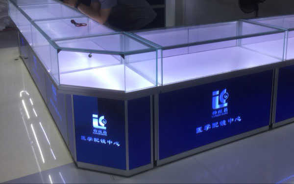 眼鏡柜展示柜哪個廠家可以定制?